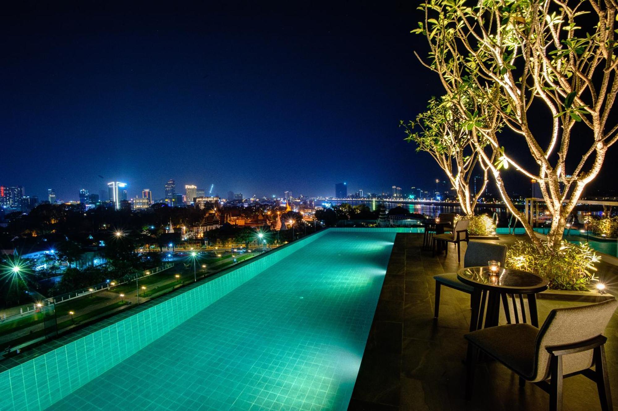 Glow Park Hotel Grand Royal Palace Phnom Penh Dış mekan fotoğraf