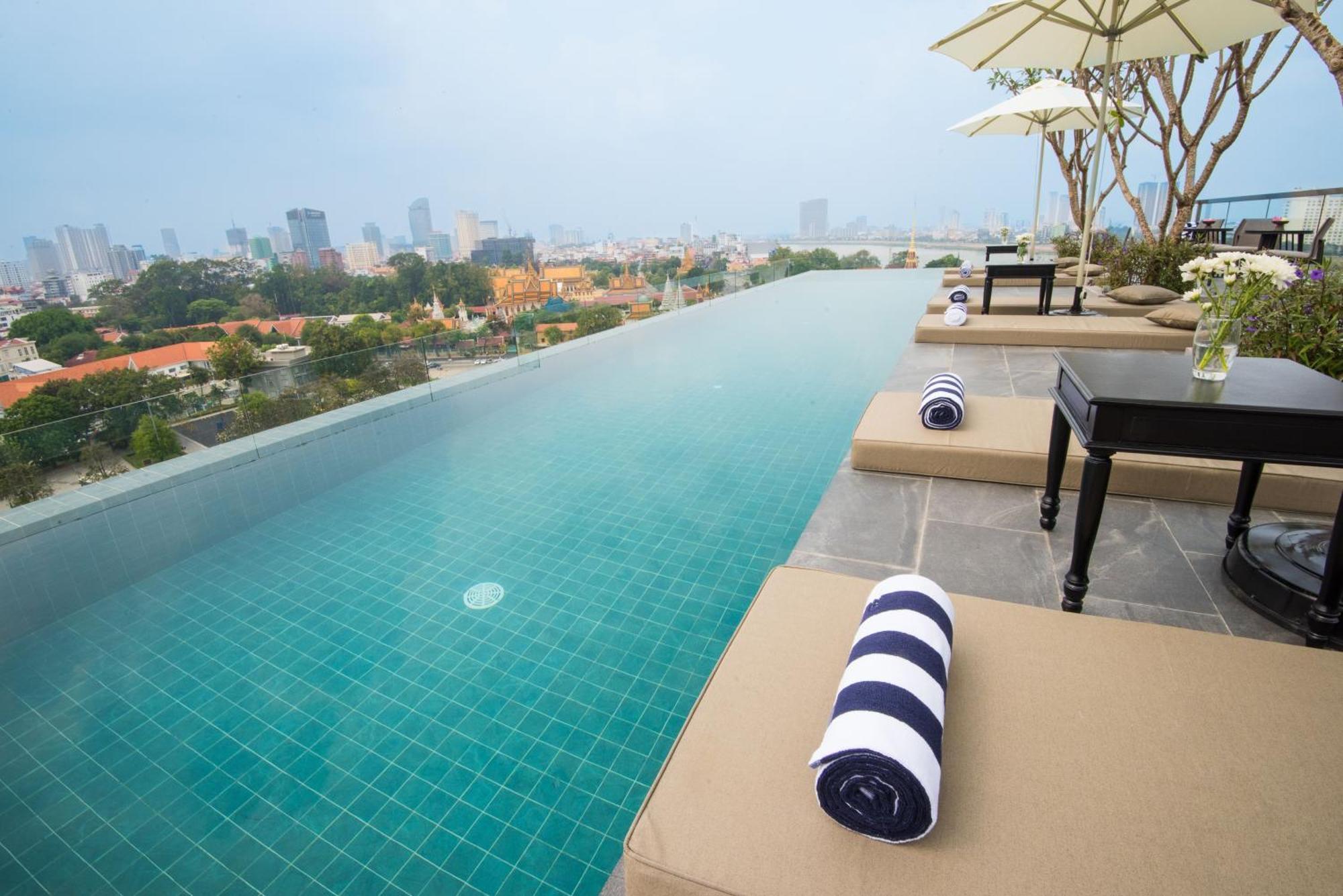 Glow Park Hotel Grand Royal Palace Phnom Penh Dış mekan fotoğraf